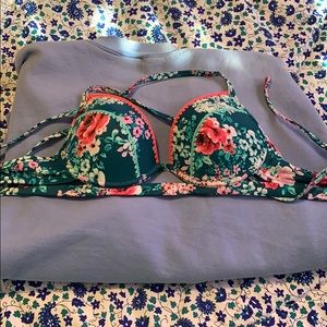 NWOT bathing suit top from target